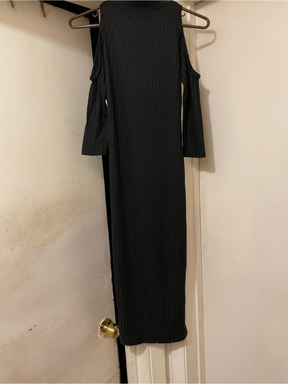 Love Chesley Black Ribbed Cold Shoulder Midi Dress Size S